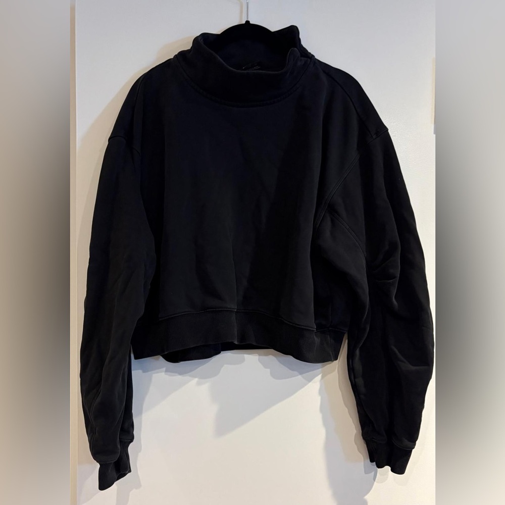 POPFLEX Black Boxy Crop Sweatshirt